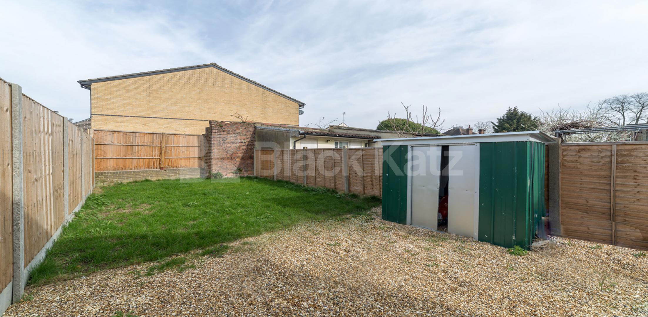			New Instruction! Garden flat, 3 Bedroom, 1 bath, 1 reception Ground Floor Flat			 Imperial Road , Bounds Green / Wood Green